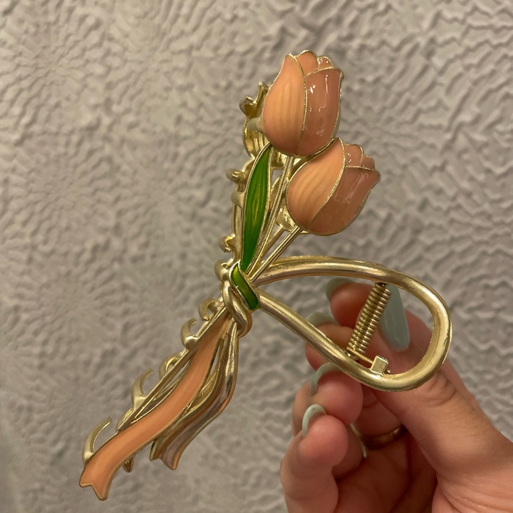 Pink tulip hair clip